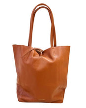 Load image into Gallery viewer, Leather Tote - Medium
