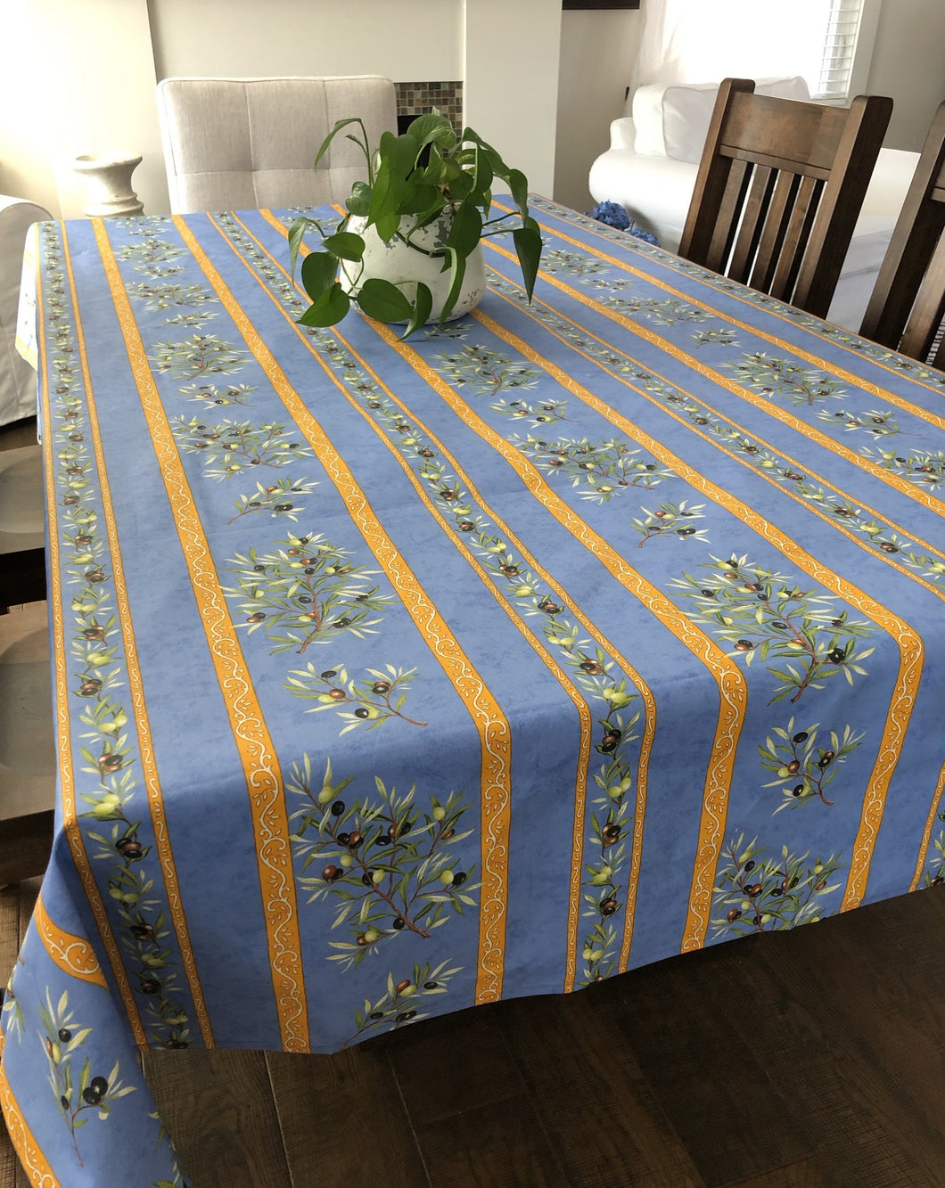 Olive Linear Design Tablecloth