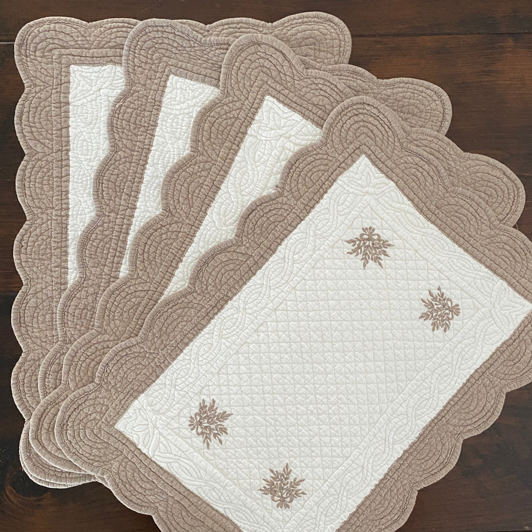 Quilted Placemat - Scalloped - Tan/Cream with Lavender