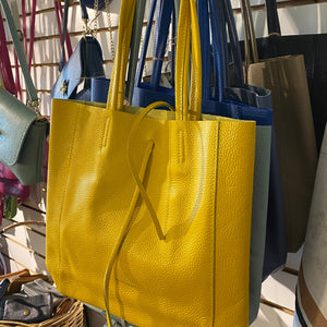 Tote - Medium