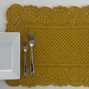 Quilted Placemat - Scalloped - Honey