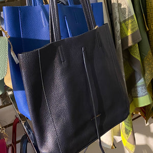 Tote - Medium