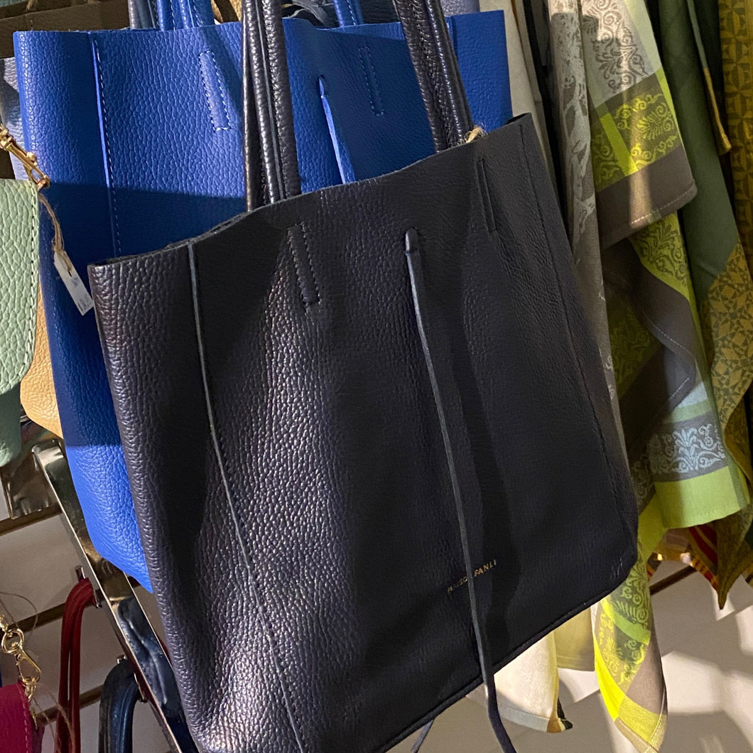 Tote - Medium